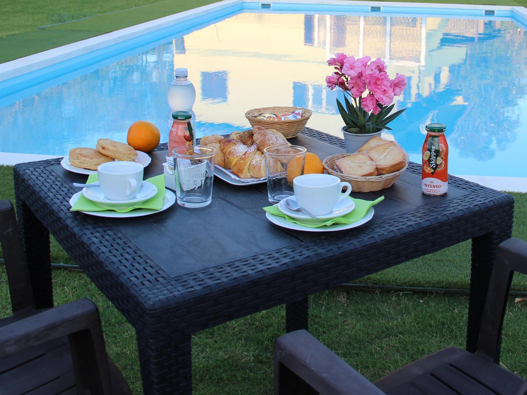 Country & Beach B&B Capoterra Bagian luar foto